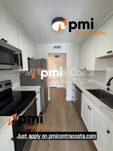 320 N Civic Dr in Walnut Creek, CA - Building Photo - Building Photo