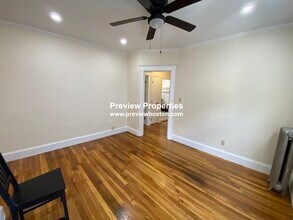 60 Kenrick St, Unit P in Boston, MA - Building Photo - Building Photo