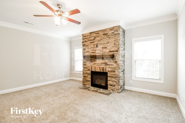 4669 Pebble Lake Dr in Winston-Salem, NC - Foto de edificio - Building Photo