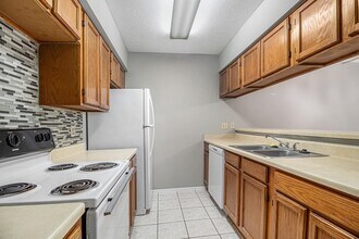 7313 Gulf Fwy in Houston, TX - Building Photo - Building Photo