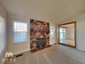 3337 Montezuma Way in Sparks, NV - Building Photo - Building Photo