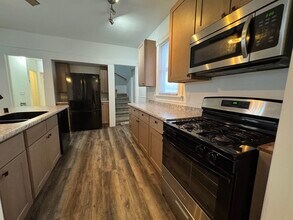 122 North St in Sun Prairie, WI - Foto de edificio - Building Photo