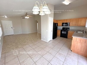 10460 W Reade Ave in Glendale, AZ - Foto de edificio - Building Photo