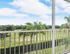 5500 NW 2nd Ave, Unit 509 in Boca Raton, FL - Foto de edificio - Building Photo