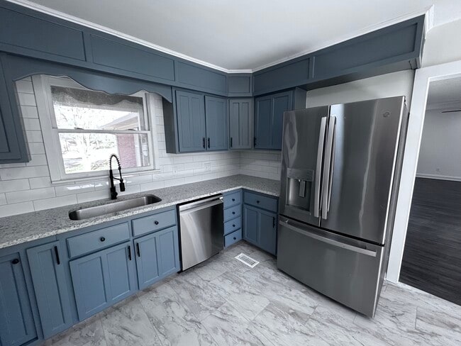 property at 3700 Cairnbrook Ct