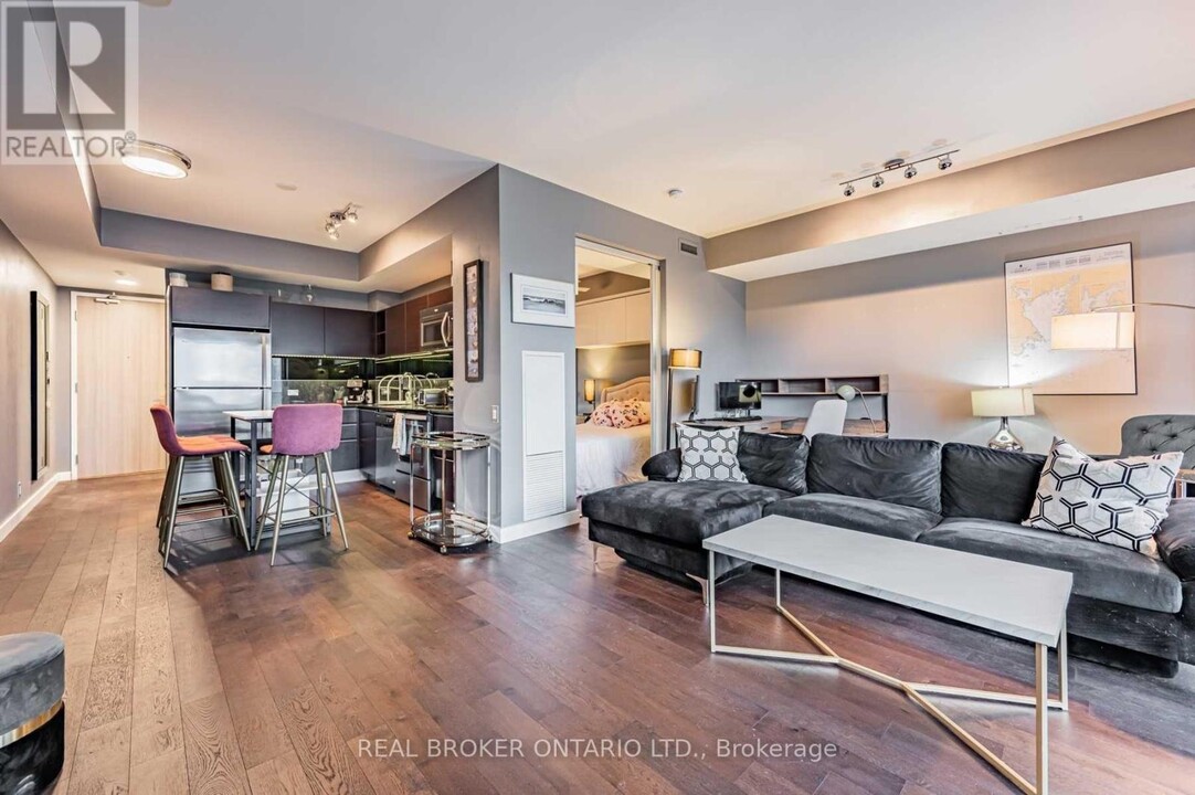 390-1390 Cherry St in Toronto, ON - Building Photo