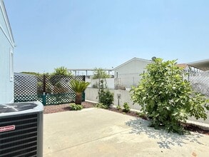 4 Magnolia Via in Fullerton, CA - Building Photo - Building Photo