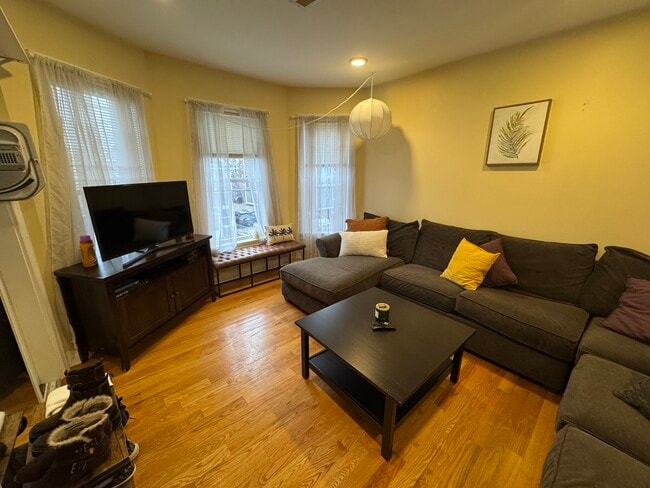 10 Jay St, Unit #2
