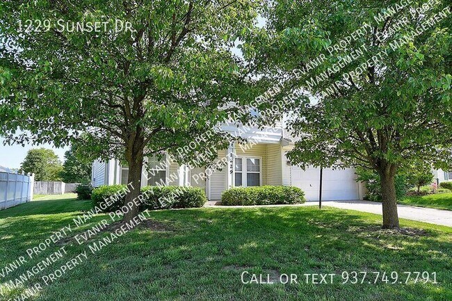 1229 Sunset Dr in Englewood, OH - Building Photo - Building Photo
