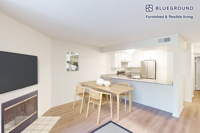400 Appian Way in Pomona, CA - Building Photo - Building Photo