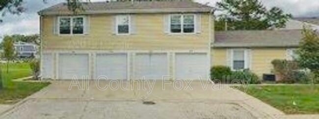 235 Winfield Ct in Vernon Hills, IL - Building Photo - Building Photo