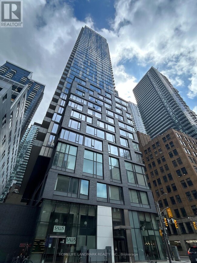 101-101 Peter St