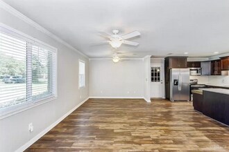 394 Rosewood Dr in Mary Esther, FL - Building Photo - Building Photo