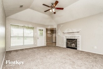 606 Plainview Dr in Mansfield, TX - Foto de edificio - Building Photo