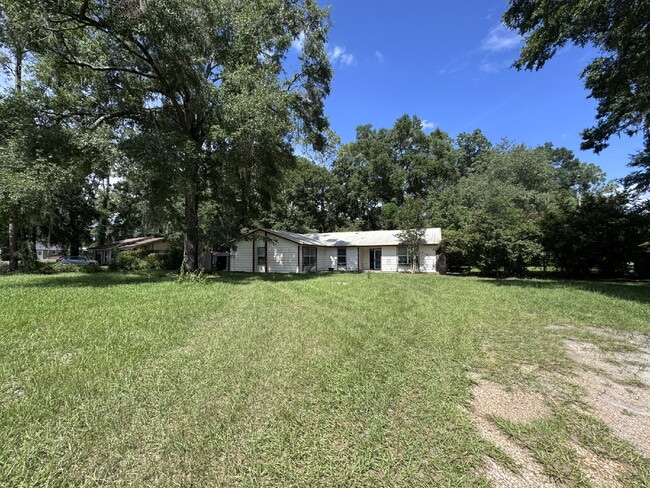 357 SE Mohawk Way in Lake City, FL - Building Photo - Building Photo