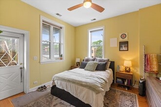 2041 W Potomac Ave in Chicago, IL - Building Photo - Building Photo