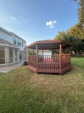8230 Falling Water Ct in Sugar Land, TX - Building Photo - Building Photo
