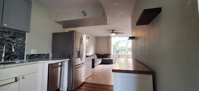 property at 3676 Lower Honoapiilani Rd