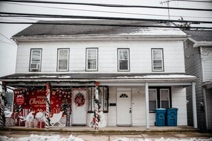 26 E Main St in Mountville, PA - Building Photo