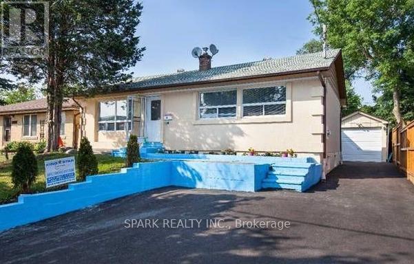 27 Erlesmere Ave in Brampton, ON - Building Photo - Building Photo