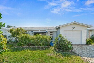 330 S Golf Blvd in Pompano Beach, FL - Building Photo - Building Photo