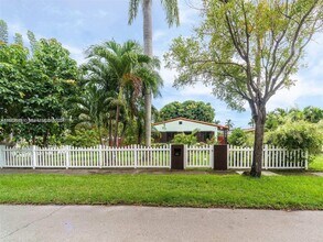 1606 Wiley St in Hollywood, FL - Building Photo - Building Photo