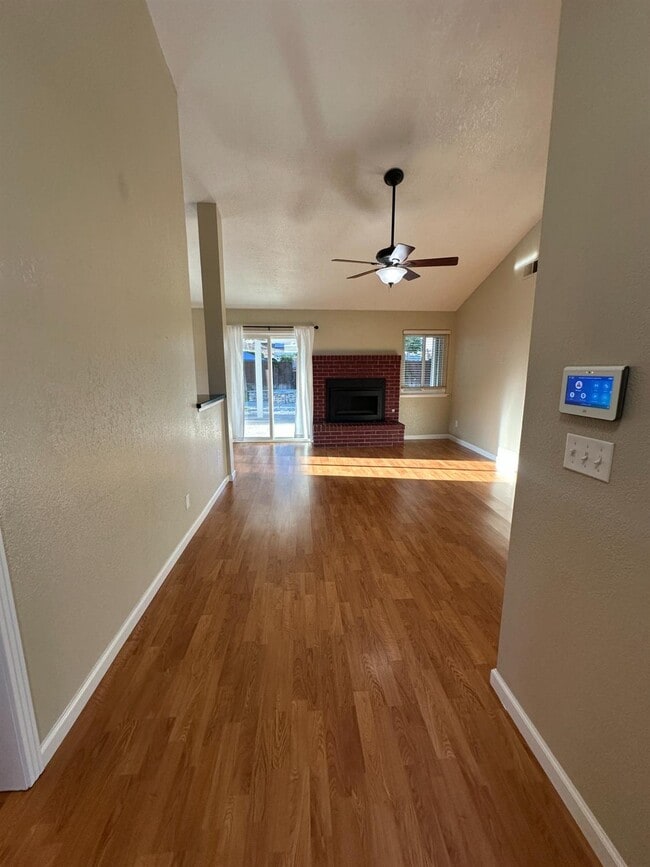 2371 Sample Ave in Clovis, CA - Building Photo - Building Photo