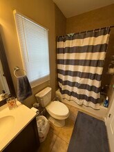 15 Big Meadow Ln in Poughkeepsie, NY - Foto de edificio - Building Photo