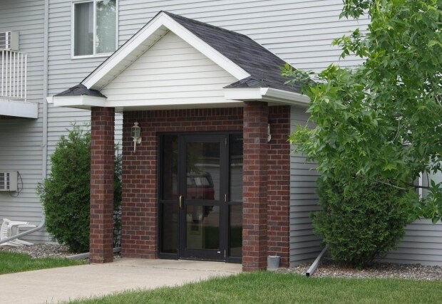 Royal Oaks in Fargo, ND - Foto de edificio - Building Photo