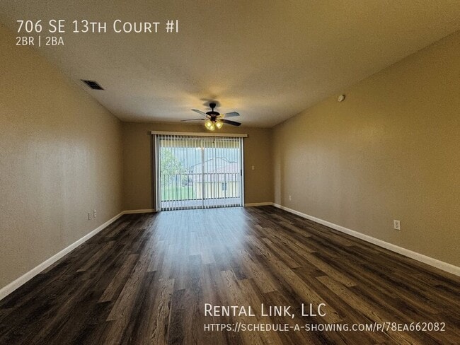 706 SE 13th Ct in Cape Coral, FL - Building Photo - Building Photo
