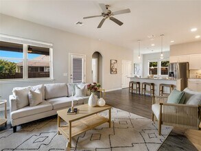 7816 Vista Mejor Dr in Austin, TX - Building Photo - Building Photo