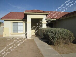 144 S Mulberry St in Florence, AZ - Foto de edificio - Building Photo