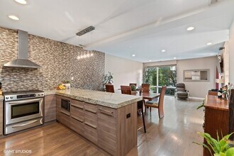 1555 N Talman Ave in Chicago, IL - Building Photo - Building Photo