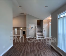 9511 Rollinghills Dr in Jonesboro, GA - Building Photo - Building Photo