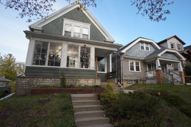 property at 3248 S Delaware Ave