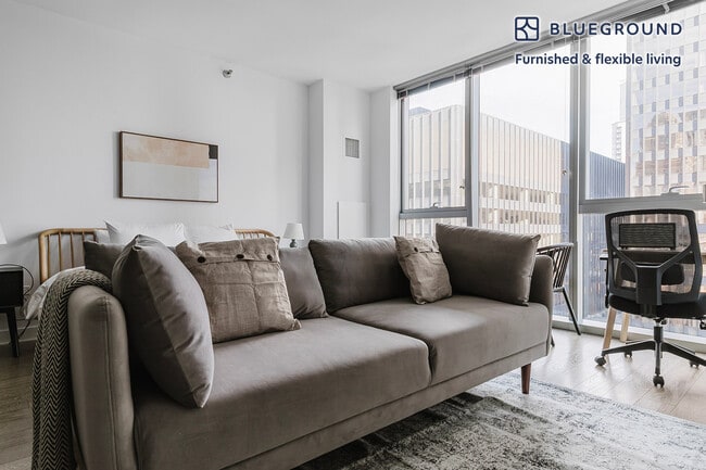 201 N Garland Ct in Chicago, IL - Foto de edificio - Building Photo