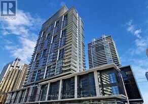 4955 Yonge St in Toronto, ON - Building Photo