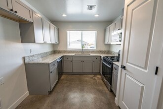 3606 N Wells St in Kingman, AZ - Building Photo - Building Photo