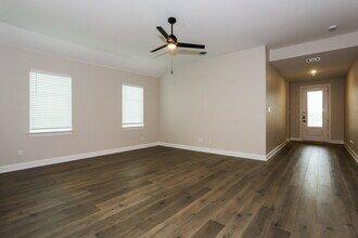 344 Live Oak Ln in Hutchins, TX - Building Photo - Building Photo