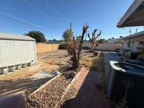 1332 Pyramid Cir in Las Vegas, NV - Building Photo - Building Photo