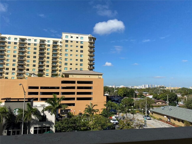 117 NW 42nd Ave, Unit 507 in Miami, FL - Building Photo - Building Photo