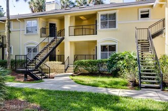 1800 The Greens Way, Unit 806 in Jacksonville Beach, FL - Foto de edificio - Building Photo