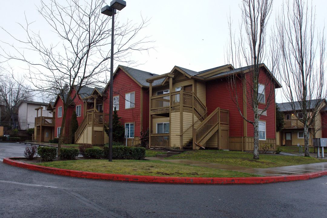 6730-6808 NE Killingsworth St in Portland, OR - Building Photo