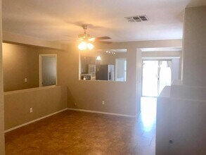 2425 E Hazeltine Way in Chandler, AZ - Building Photo - Building Photo