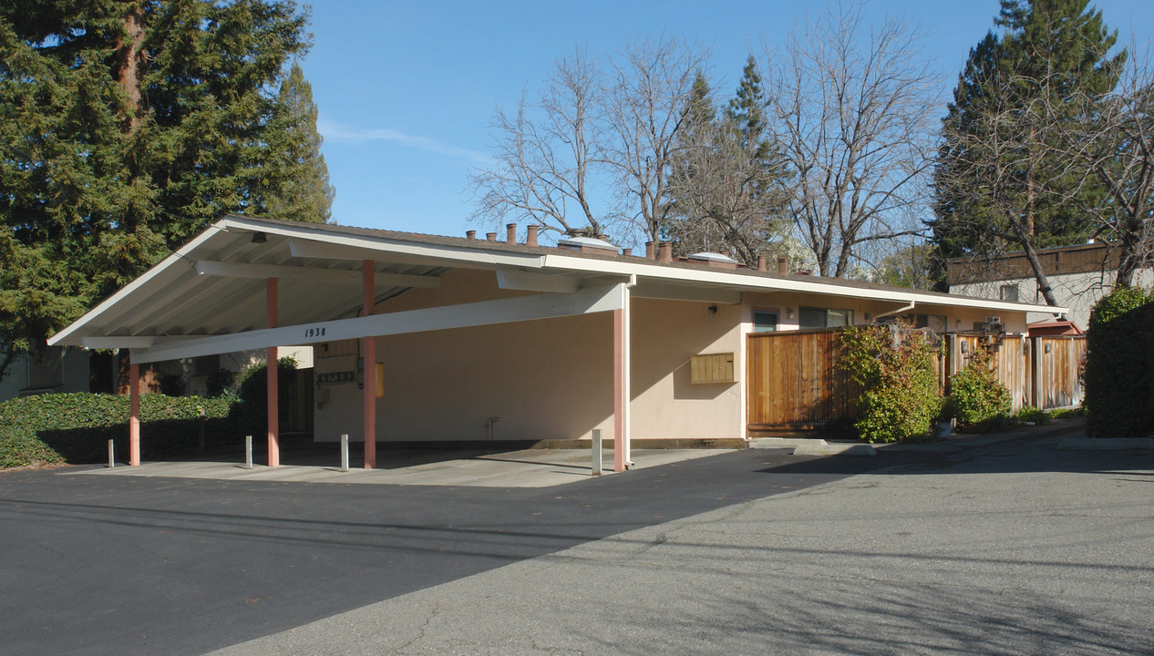 1938 Montecito Ave in Mountain View, CA - Building Photo