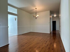 3210 Brooklake Rd NE in Salem, OR - Building Photo - Building Photo