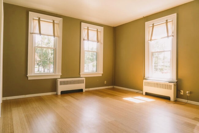 379 E Wabasha St in Winona, MN - Foto de edificio - Building Photo