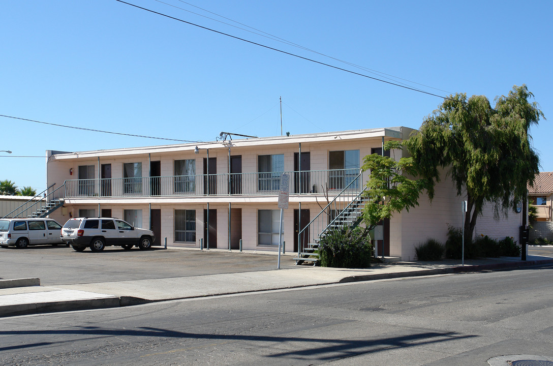 100 W Pleasant Valley Rd in Port Hueneme, CA - Building Photo