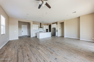 14069 W Desert Flower Dr in Goodyear, AZ - Building Photo - Building Photo