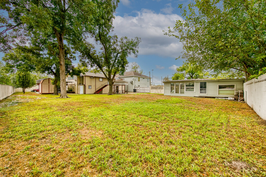 6106 Werner St in Houston, TX - Building Photo